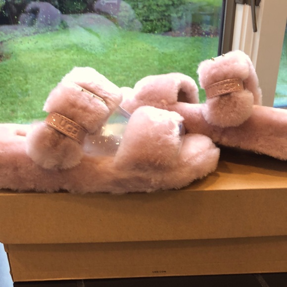 UGGS - Picture 5 of 11